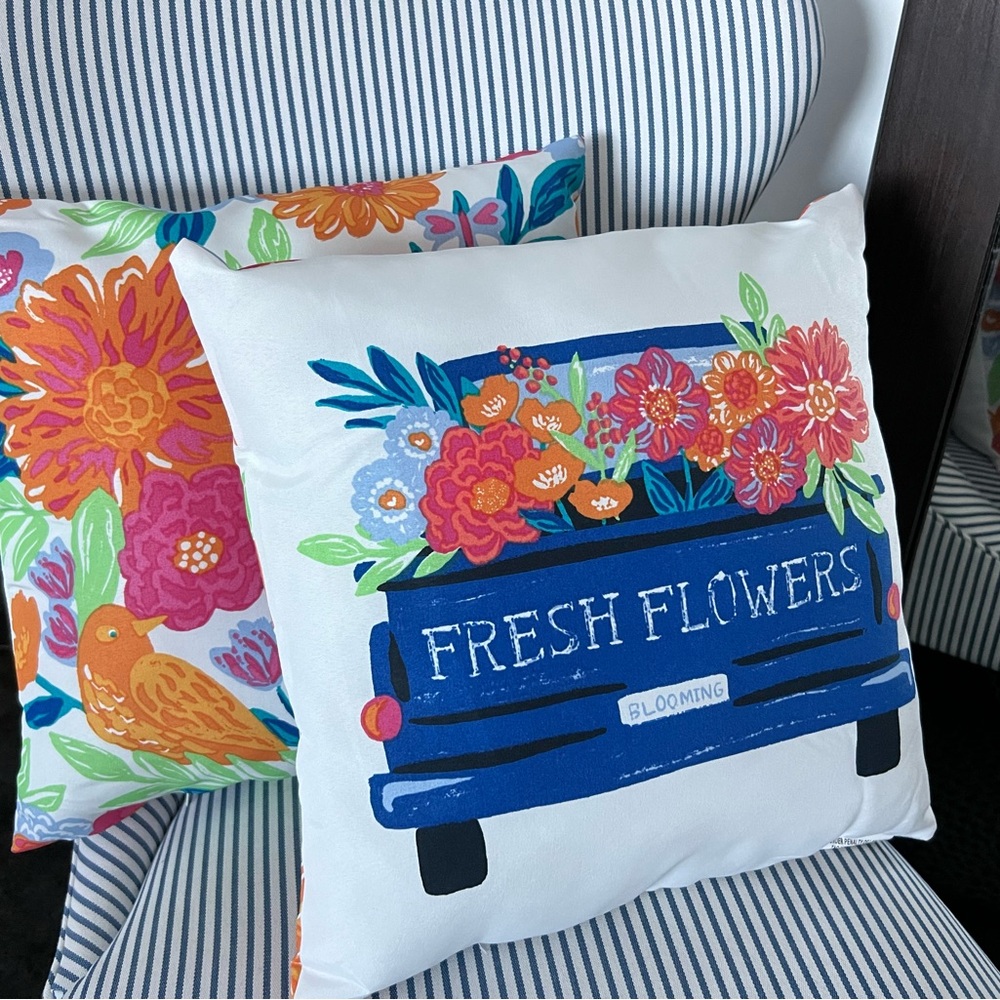 2 NEW Floral Truck pickup farm flowers reversible Decorative toss Pillows 16x16